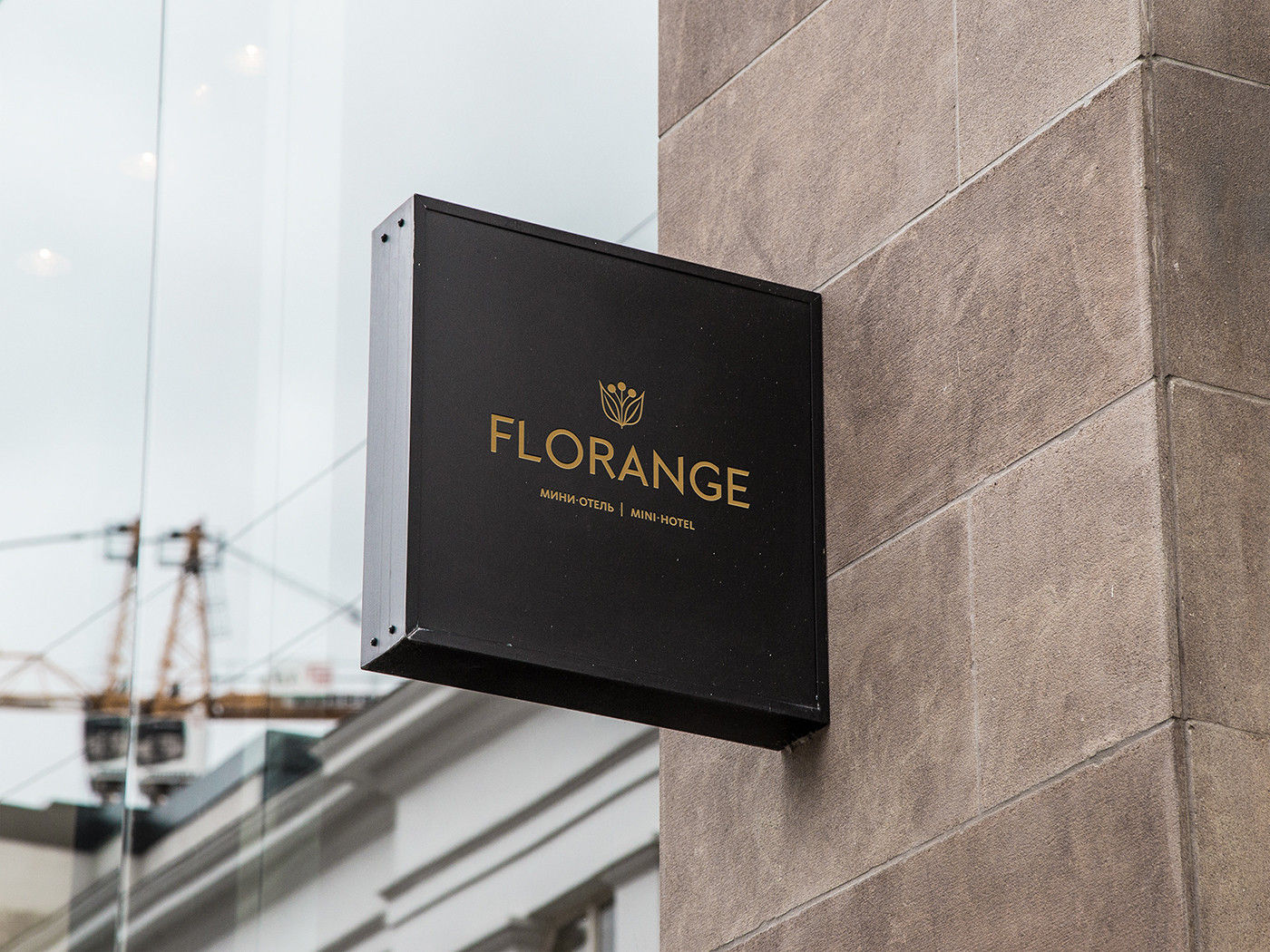 精美主題酒店 Florange 品牌形象設(shè)計(jì)和品牌策略，精美酒店品牌設(shè)計(jì)，主題酒店品牌策劃，深圳品牌設(shè)計(jì)，左右格局